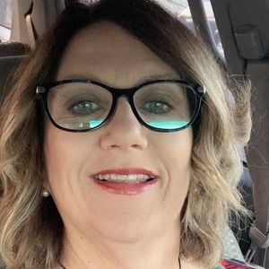 Meet your Posher, Donita